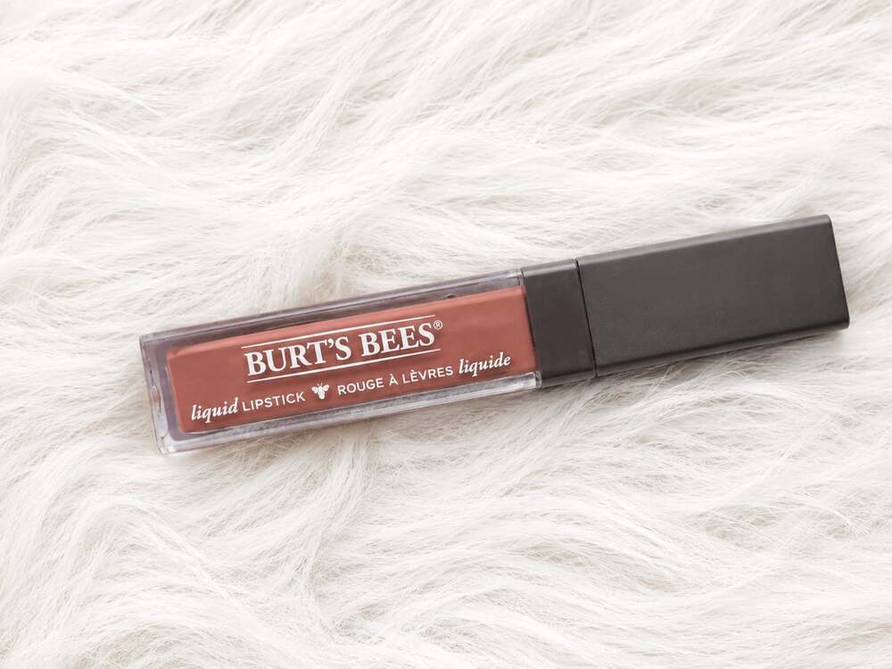 Burt's Bees 100% Natural Moisturizing Liquid Lipstick in shade 801 Sandy Seas